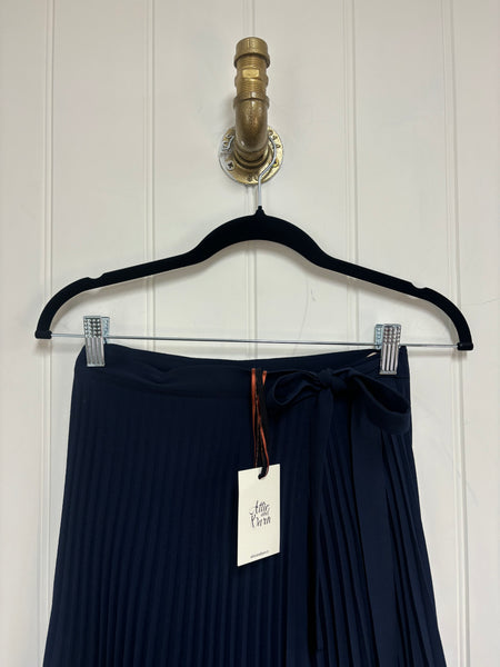 Attic and Barn Pleated Skirt